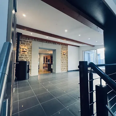 De Luxe A Cote Du Theatre 아파트 *